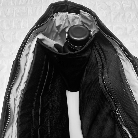 Nike One Luxe Women’s Training Bag (32L) - Picture 16 of 16